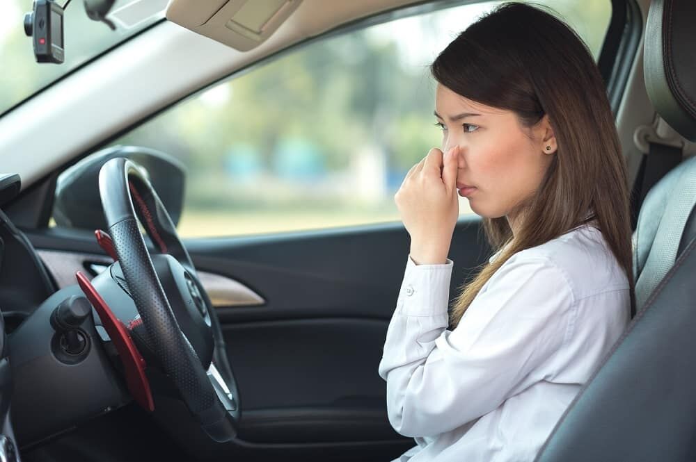 Khử mùi ô tô thường xuyên chính là cách mùi giảm thiểu các mùi khó chịu