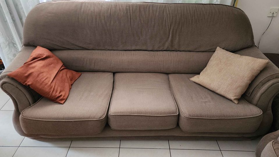 Sofa cũ được thanh khi gia chủ không còn có kế hoạch sử dụng