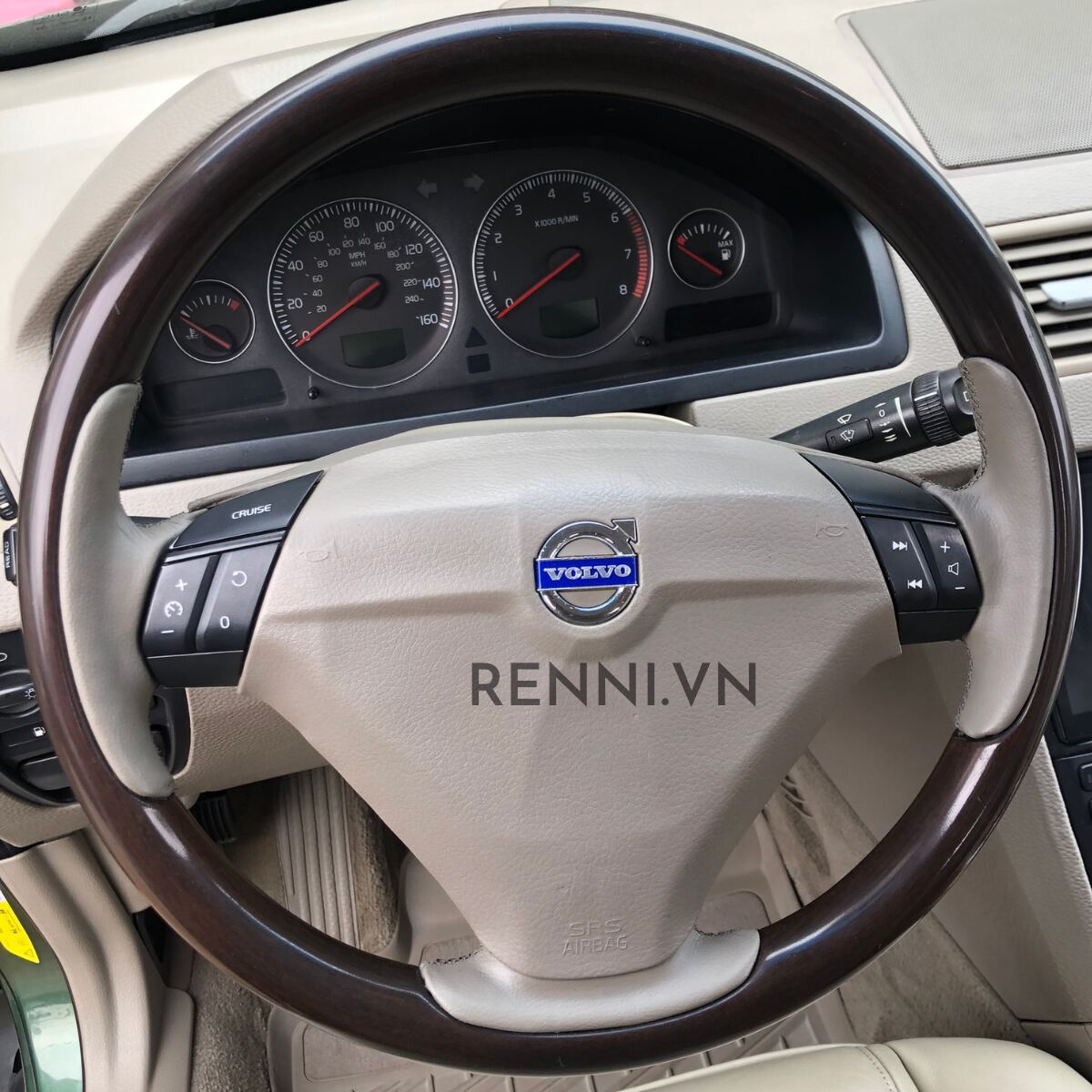 Vô lăng & nắp còi — RENNI