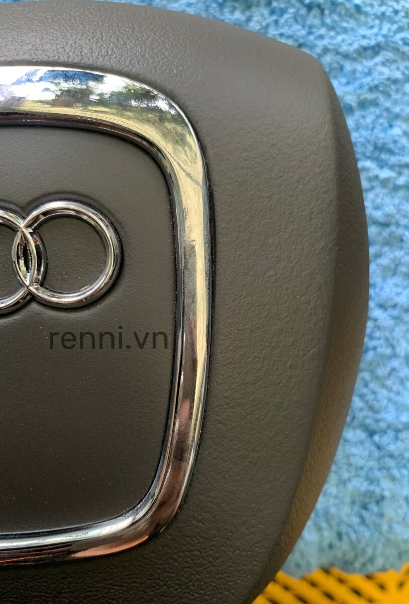Vô lăng & nắp còi — RENNI