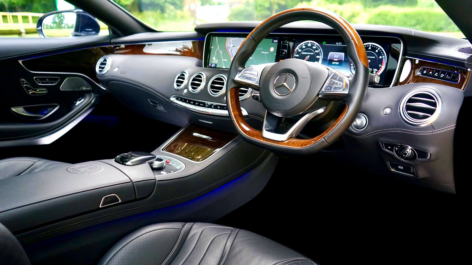 Độ carbon fiber ô tô